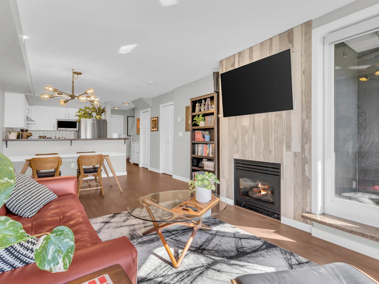 304-1707 Charles Street, Vancouver, BC, V5L 2T6