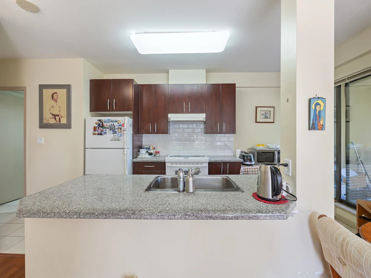 307-7388 Sandborne Avenue, Burnaby, BC, V3N 5C4 - 20