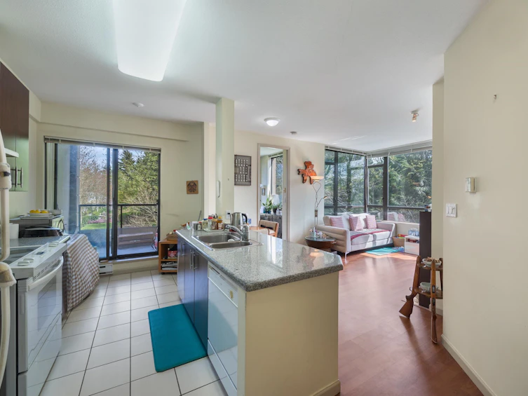 307-7388 Sandborne Avenue, Burnaby, BC, V3N 5C4 - 14