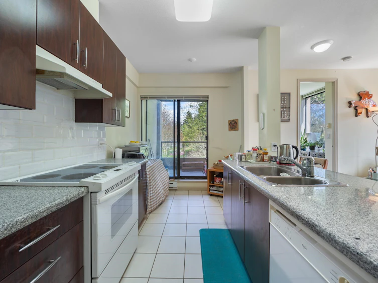 307-7388 Sandborne Avenue, Burnaby, BC, V3N 5C4 - 15
