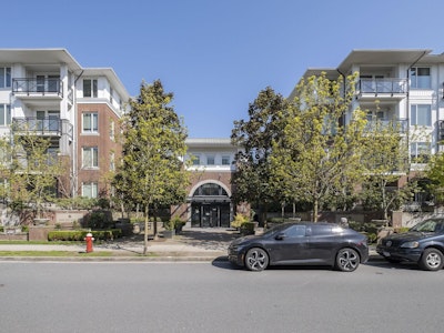 121-9399 Odlin Road - 2