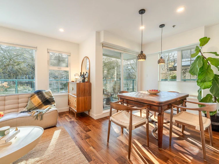 207-735 W 15th Avenue, Vancouver, BC, V5Z 1R6 - 2