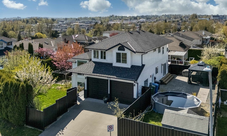 3073 Kingfisher Drive