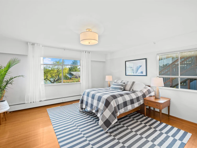 4489 Stonehaven Avenue, North Vancouver, BC, V7G 1E7 - 17