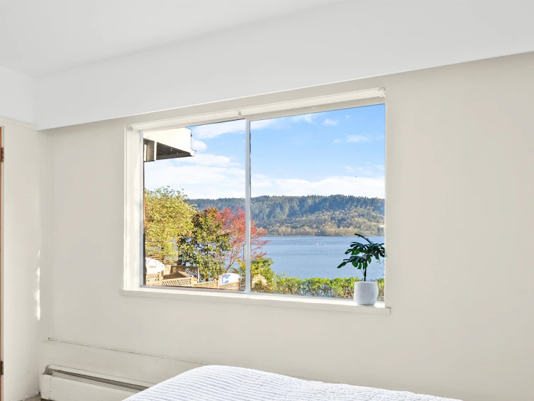 4489 Stonehaven Avenue, North Vancouver, BC, V7G 1E7 - 24