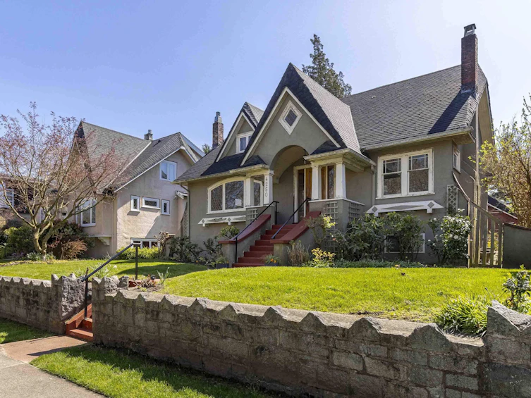 4250 W 9th Avenue, Vancouver, BC, V6R 2C5 - 2