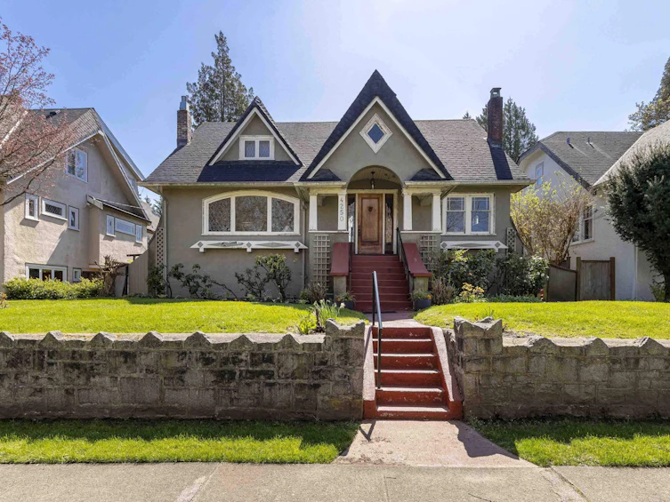 4250 W 9th Avenue, Vancouver, BC, V6R 2C5