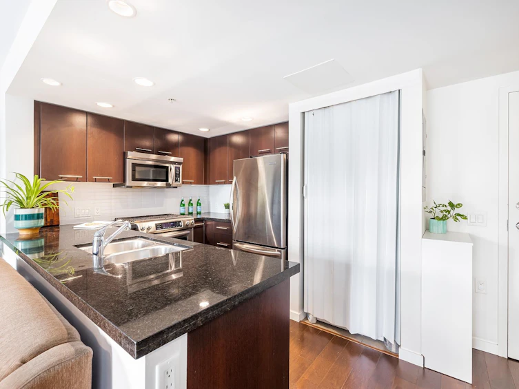 207-1288 Chesterfield Avenue, North Vancouver, BC, V7M 0B1 - 16