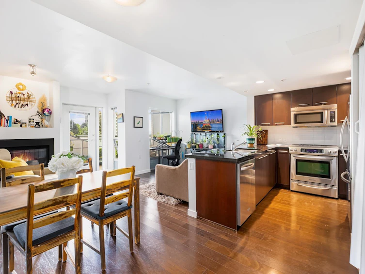 207-1288 Chesterfield Avenue, North Vancouver, BC, V7M 0B1 - 15