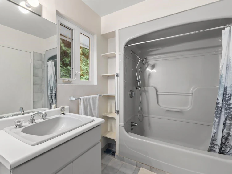 4994 Keith Road, West Vancouver, BC, V7W 2N1 - 26