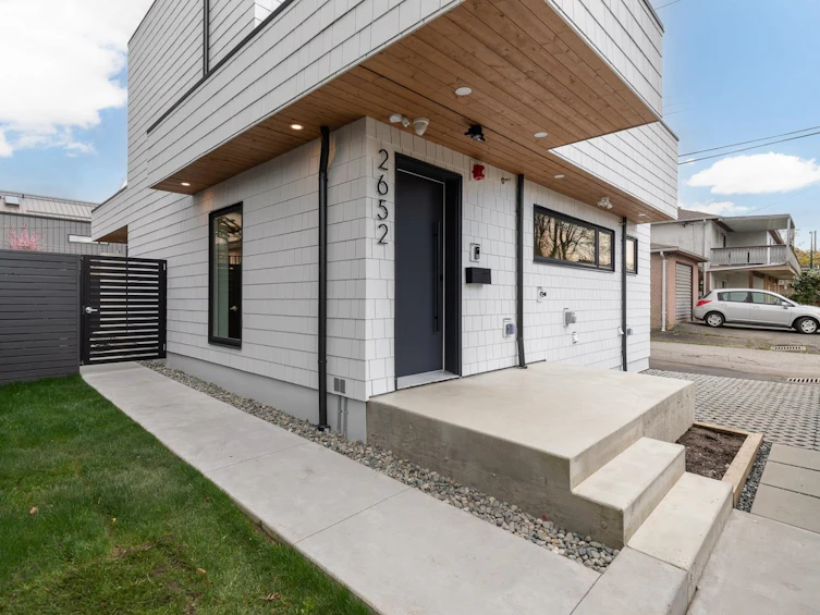 2652 E 38th Avenue, Vancouver, BC, V5R 3M7