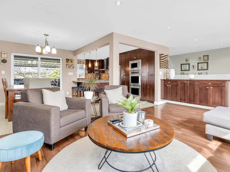 1601 Holdom Avenue, Burnaby, BC, V5B 3V7 - 6