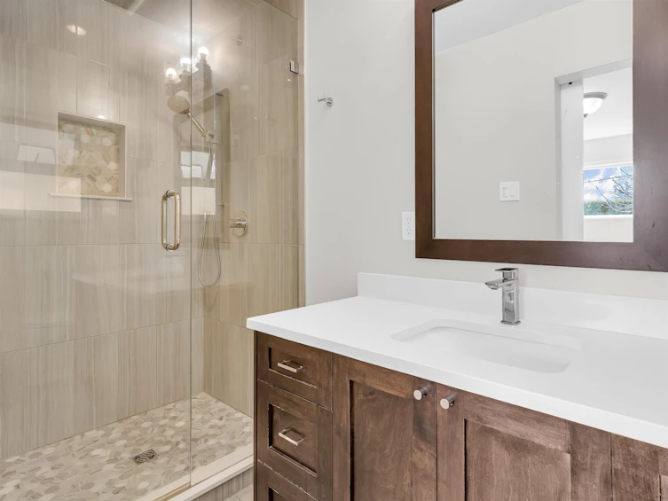 1601 Holdom Avenue, Burnaby, BC, V5B 3V7 - 12