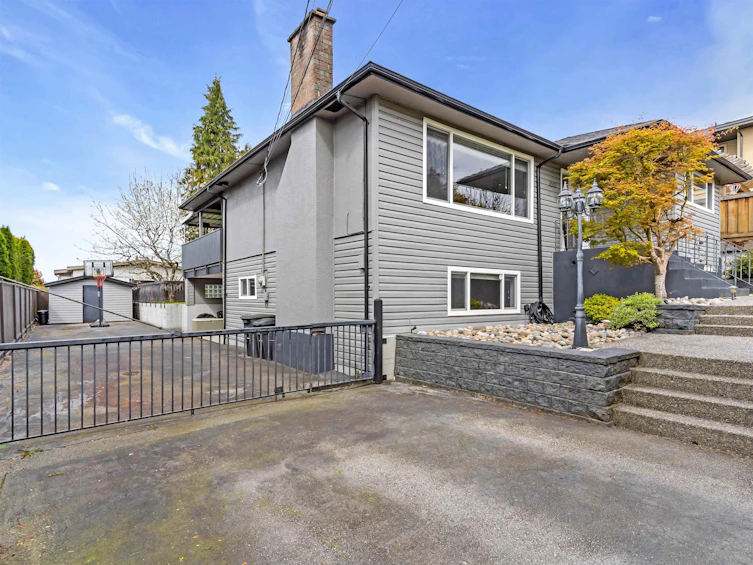 1601 Holdom Avenue, Burnaby, BC, V5B 3V7 - 26