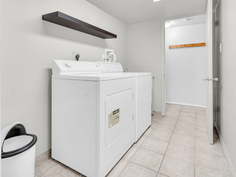1601 Holdom Avenue, Burnaby, BC, V5B 3V7 - 22