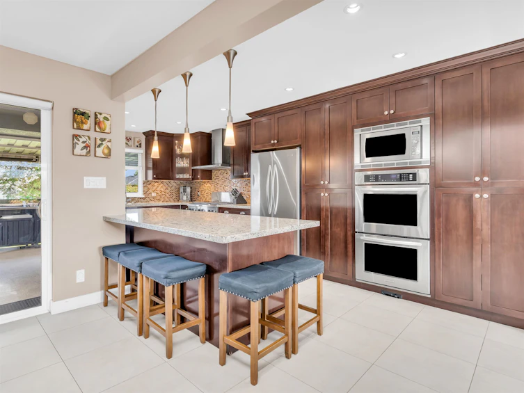 1601 Holdom Avenue, Burnaby, BC, V5B 3V7 - 7
