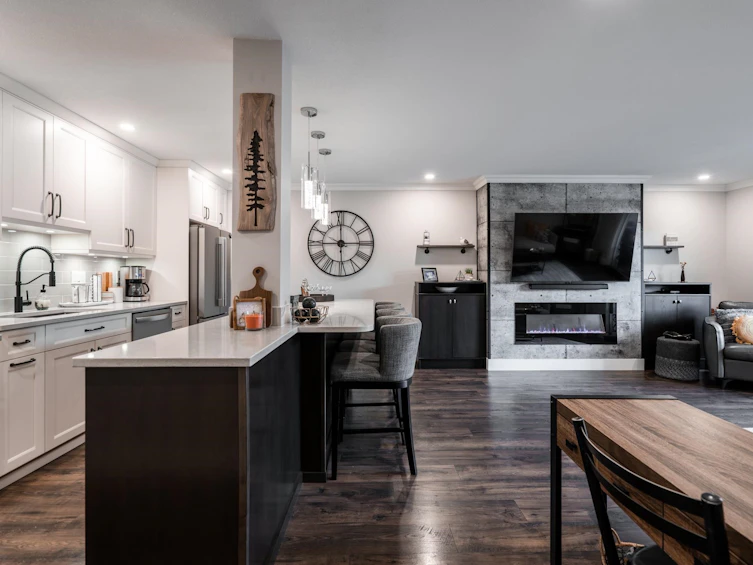 208-1441 Blackwood Street, Surrey, BC, V4B 3V6 - 7