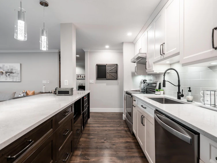 208-1441 Blackwood Street, Surrey, BC, V4B 3V6 - 9