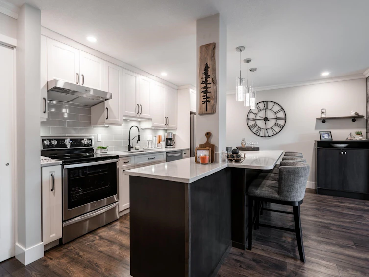 208-1441 Blackwood Street, Surrey, BC, V4B 3V6 - 8