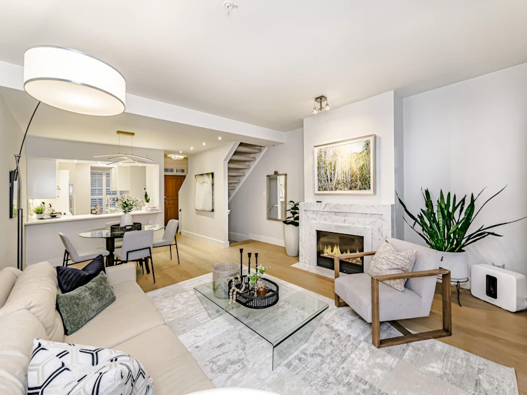 2070 E Kent Avenue South Avenue, Vancouver, BC, V5P 4X2 - 4