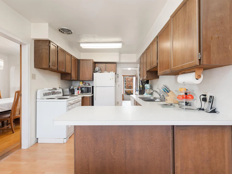 257 W 46th Avenue, Vancouver, BC, V5Y 2X2 - 10