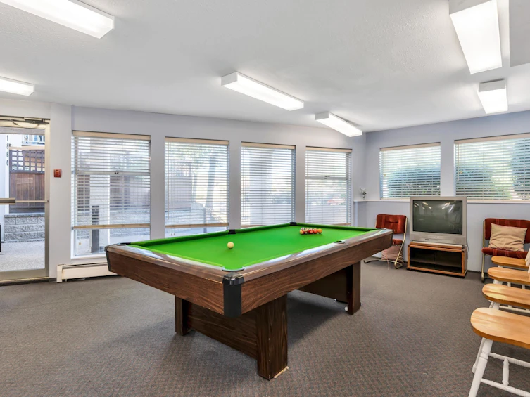 201-1860 E Southmere Crescent, Surrey, BC, V4A 6Y7 - 16