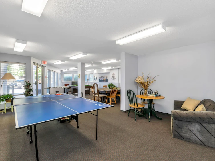 201-1860 E Southmere Crescent, Surrey, BC, V4A 6Y7 - 14