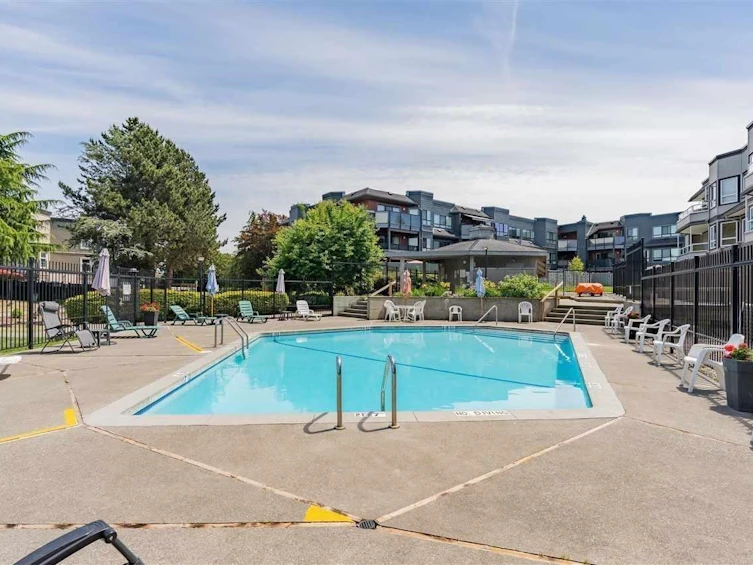 201-1860 E Southmere Crescent, Surrey, BC, V4A 6Y7 - 18
