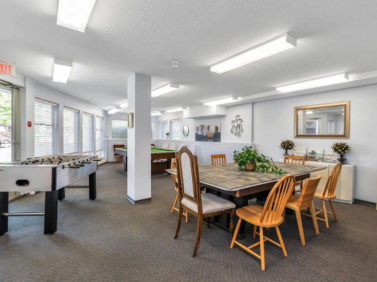 201-1860 E Southmere Crescent, Surrey, BC, V4A 6Y7 - 15
