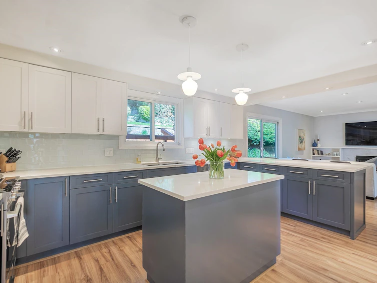 5753 Westport Road, West Vancouver, BC, V7W 2X7 - 6
