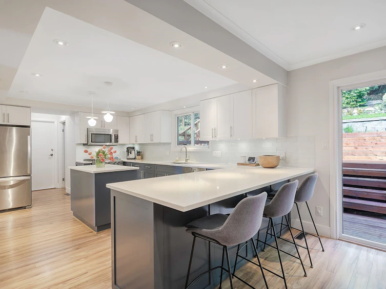 5753 Westport Road, West Vancouver, BC, V7W 2X7 - 7