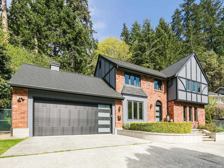 5753 Westport Road, West Vancouver, BC, V7W 2X7