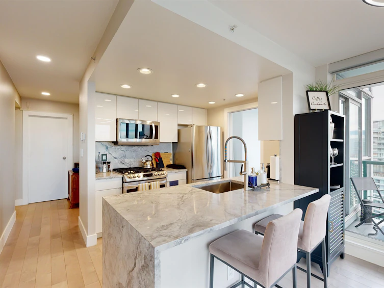 3103-1033 Marinaside Crescent, Vancouver, BC, V6Z 3A3 - 5