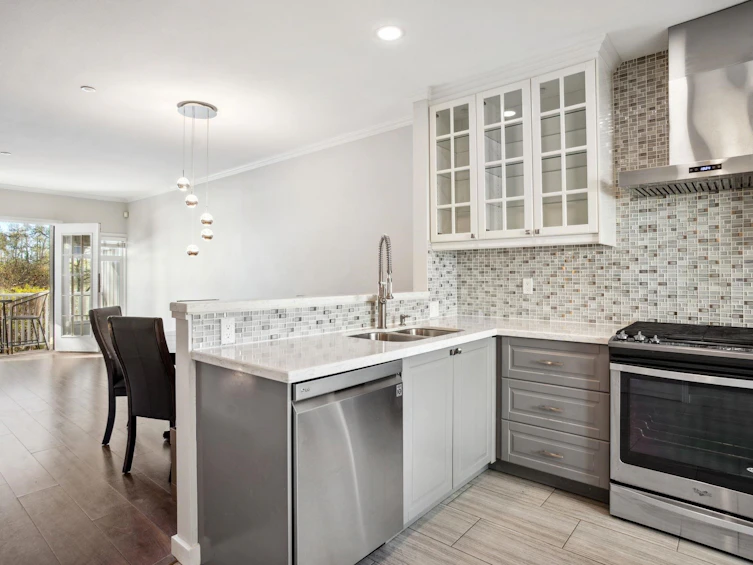 6-8581 Jellicoe Street, Vancouver, BC, V5S 4T5 - 9