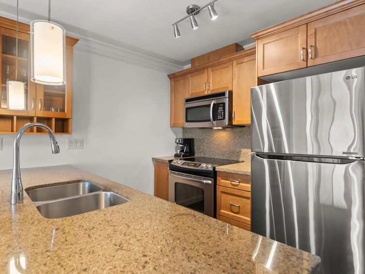 302-15357 Roper Avenue, Surrey, BC, V4B 2G2 - 5