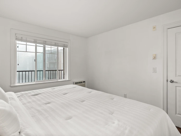 302-15357 Roper Avenue, Surrey, BC, V4B 2G2 - 9
