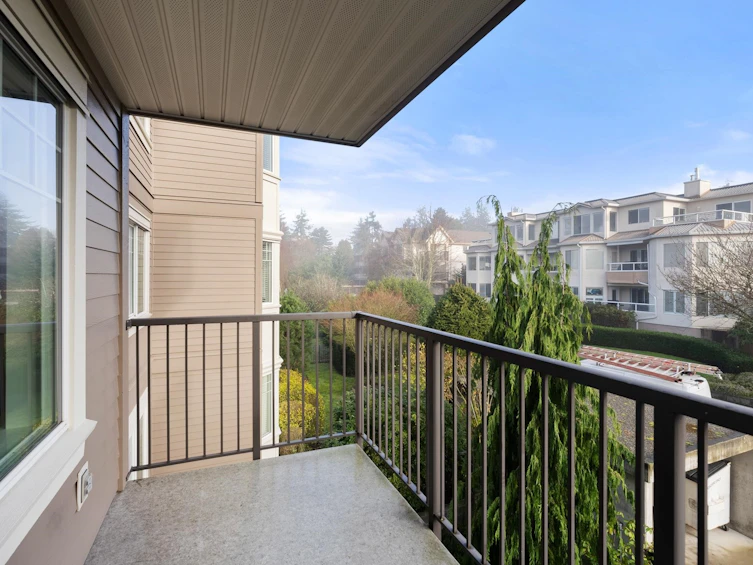302-15357 Roper Avenue, Surrey, BC, V4B 2G2 - 15