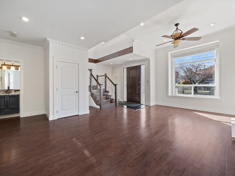 6760 Waltham Avenue, Burnaby, BC, V5H 3V8 - 6