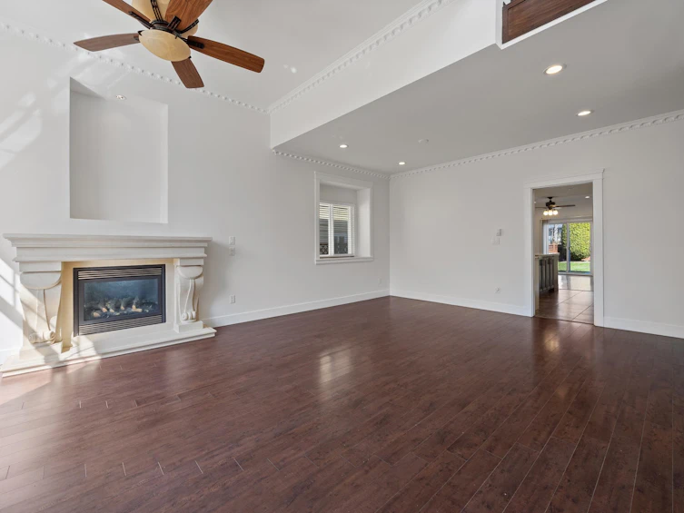 6760 Waltham Avenue, Burnaby, BC, V5H 3V8 - 4