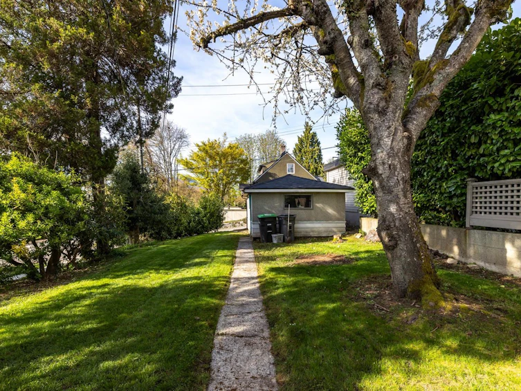 3605 Oxford Street, Vancouver, BC, V5K 1P4 - 22