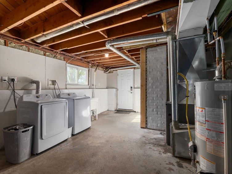 3605 Oxford Street, Vancouver, BC, V5K 1P4 - 14