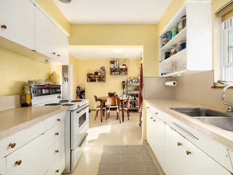 3605 Oxford Street, Vancouver, BC, V5K 1P4 - 11