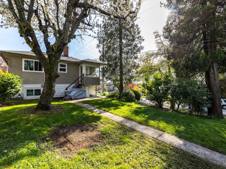 3605 Oxford Street, Vancouver, BC, V5K 1P4 - 19