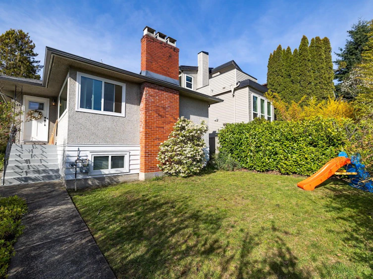 3605 Oxford Street, Vancouver, BC, V5K 1P4 - 4