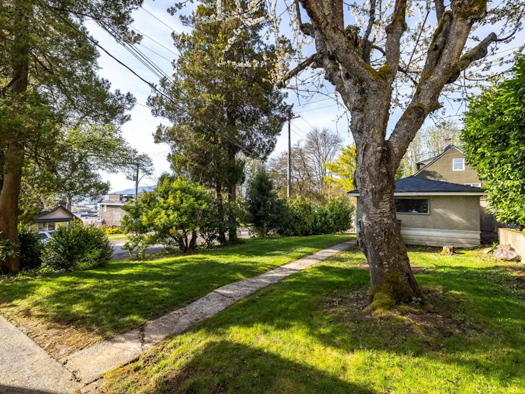 3605 Oxford Street, Vancouver, BC, V5K 1P4 - 21