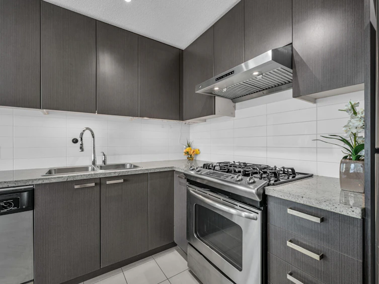 807-6688 Arcola Street, Burnaby, BC, V5E 0B3 - 12