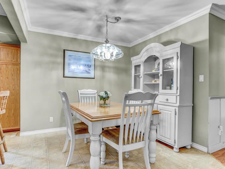 12451 203 Street, Maple Ridge, BC, V2X 4W3 - 11