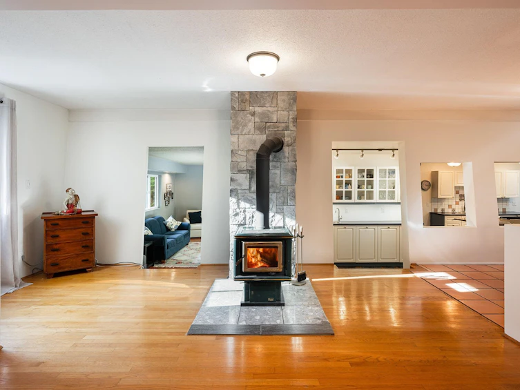 850 Bolton Road, Bowen Island, BC, V0N 1G2 - 2