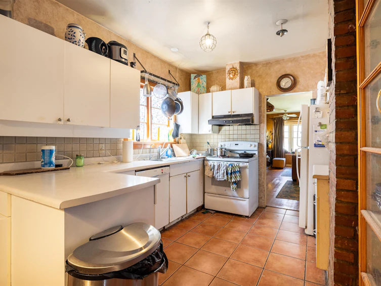 2938 E 27th Avenue, Vancouver, BC, V5R 1N8 - 5