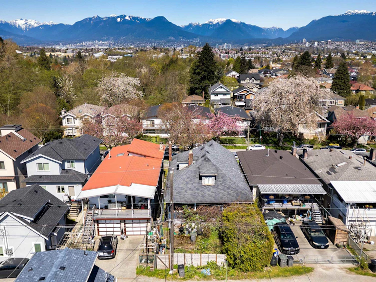 2938 E 27th Avenue, Vancouver, BC, V5R 1N8 - 9